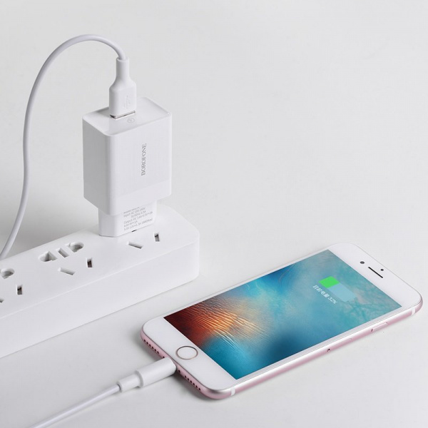 Сетевое зарядное устройство Borofone BA17A QC3.0, 1 USB, Quick Charge 3.0, белый